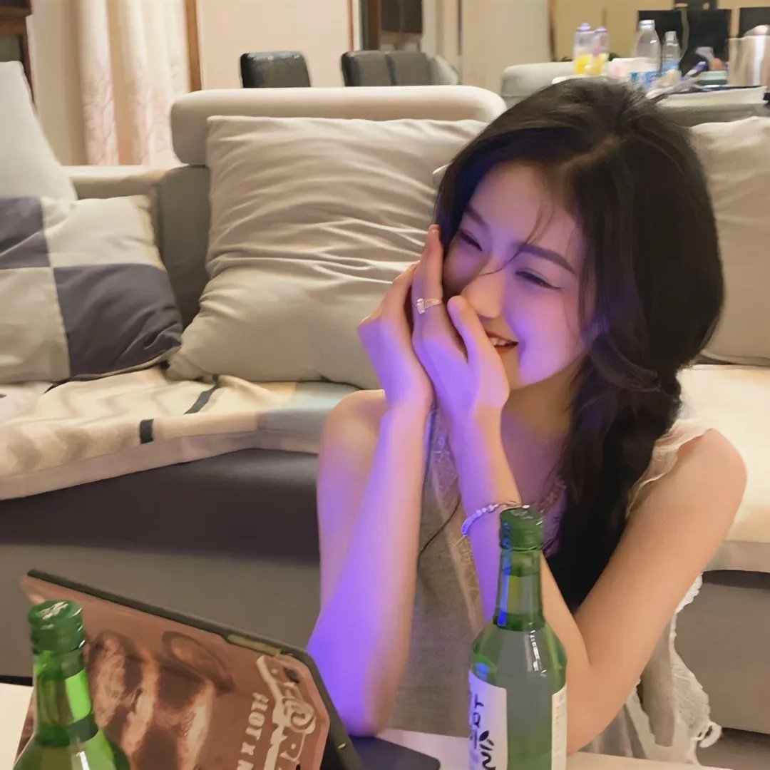 一脚踏上南天门,对面跪的全是神